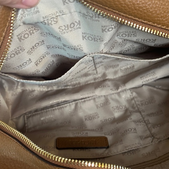 NWOT - Michael Kors Medium Bedford Convertible Satchel. Retail $398.00 - Picture 7 of 7